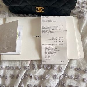 I am selling an original classic Chanel bag. New condition.